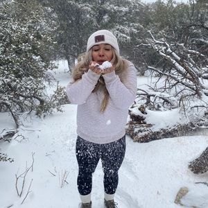 Meet your Posher, Cassandra